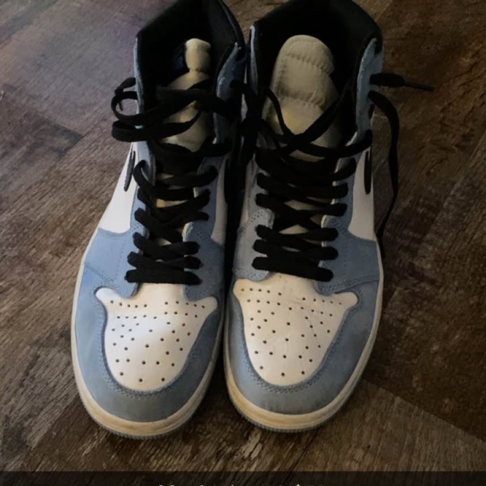 Nike Men's Black, White, and Gray Sneakers